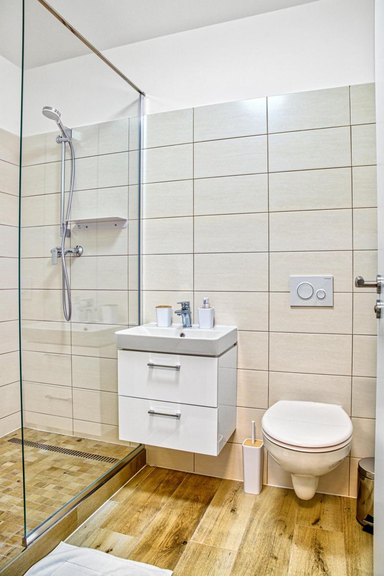 Hotel A Restaurace Ruze Podborany المظهر الخارجي الصورة